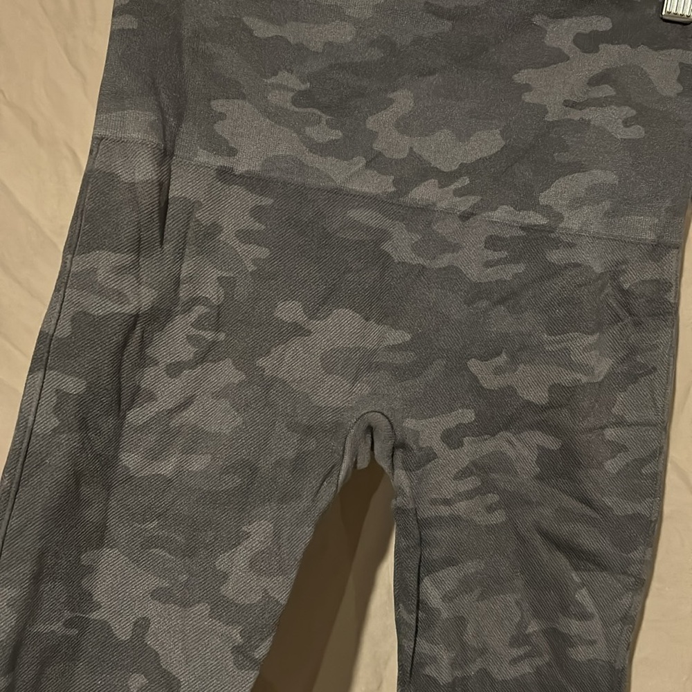 Spanx leggings - Picture 2 of 2